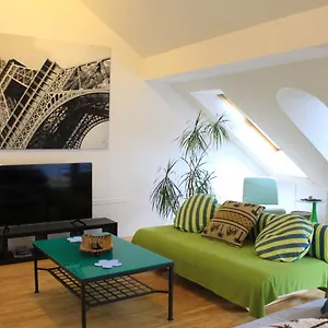  Apartmán Beautiful In The City Center